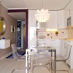 아파트 Cozy 1 Bedroom With Sunny Terrace, Beach & Center, Couples 로스크리스티아노스