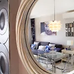 Cozy 1 Bedroom With Sunny Terrace, Beach & Center, Couples 아파트 *