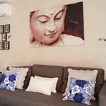 Cozy 1 Bedroom With Sunny Terrace, Beach & Center, Couples * 로스크리스티아노스