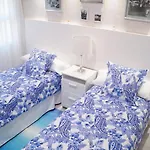 아파트 Cozy 1 Bedroom With Sunny Terrace, Beach & Center, Couples *