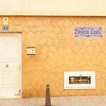 아파트 Cozy 1 Bedroom With Sunny Terrace, Beach & Center, Couples 로스크리스티아노스