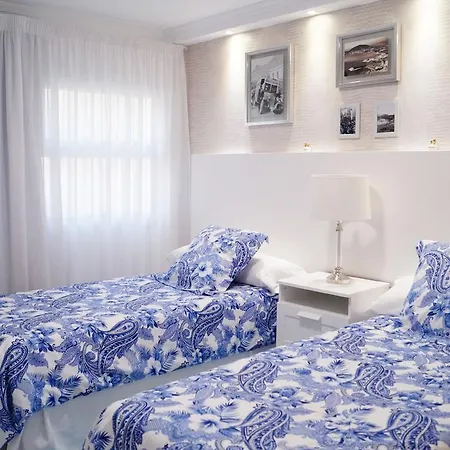 Cozy 1 Bedroom With Sunny Terrace, Beach & Center, Couples 아파트 로스크리스티아노스