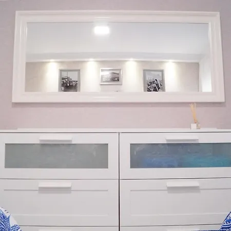아파트 Cozy 1 Bedroom With Sunny Terrace, Beach & Center, Couples *