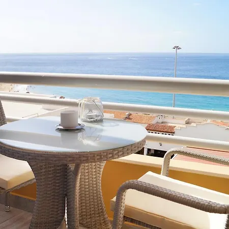 아파트 Cozy 1 Bedroom With Sunny Terrace, Beach & Center, Couples *